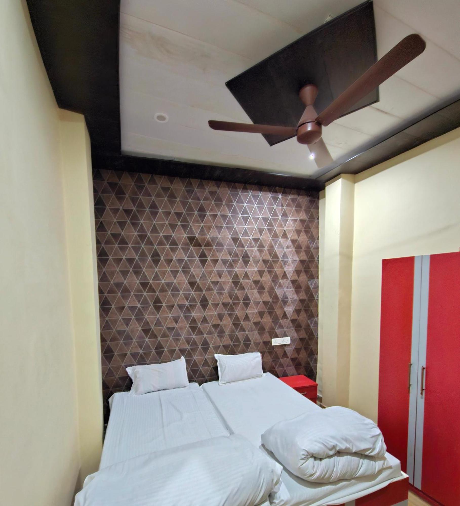 Hotel Kalika P Guest House Benares Buitenkant foto